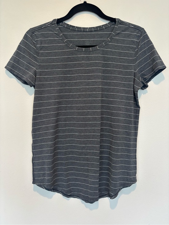 lululemon athletica Tops - lululemon athletica Women's Charcoal Gray Striped Short Sleeve Tee